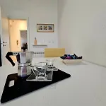 Sanbernardo Apartment, La Spezia