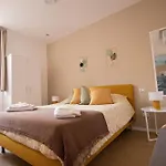 Quattrocchi'S Home T