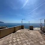 Attico Sul Mare Di Claudio E Maria