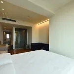 Hotel Le Roi