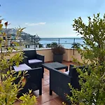 Mazzini Chiosco Vicino A Portofino