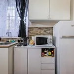 Mira'S Guest House Studio Appartment 15Min Walk From Central Station