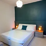 Theone Sun 'N Sea Home