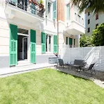 Parcheggio Privato Gratuito A 5 Minuti Dal Mare, Con Giardino