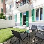 Parcheggio Privato Gratuito A 5 Minuti Dal Mare, Con Giardino