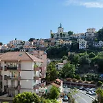 H11 Casa Zefiro Sanremo - Centro - Parcheggio