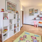 Lovely Home In Prela With Kitchen