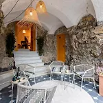 Portofino Coast Design Apartment - Garden & Free Parking