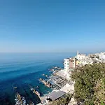 San Martino Free Parking