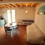 Casa Azul- Bilocale Con Giardino