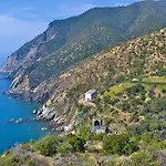 Nice Apartment In Cavi Di Lavagna With Kitchen