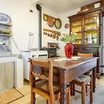 Awesome Apartment In Mezzanego With Wifi