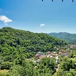 Awesome Apartment In Mezzanego With Wifi