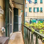 Yellow Apartment Near The Train Station With Balcony