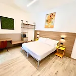 Cinque Terre Hub Suite Art