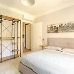 2 Camere Indipendenti, In Pieno Centro Con Veranda