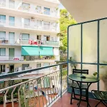 Appartamento In Centro, Silenzioso Con Balcone