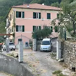 Rosa'S House