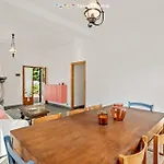 Firefly House, Terre Marine