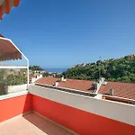 Serendipity With Sea View - Happy Rentals