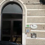 Demithos Rooms
