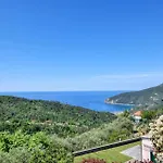 3 Bedroom Beautiful Home In Moneglia