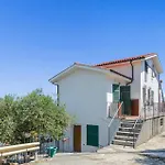 Cozy Apartment In Imperia With Kitchen