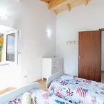 2 Bedroom Lovely Home In Tribogna