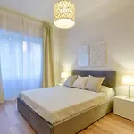 Gorgeous Apartment In Genova With Kitchen