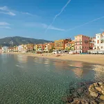 1 Bedroom Stunning Apartment In Savona