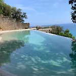 Appartamenti Castello Borelli