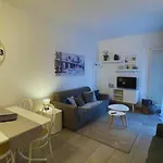 Wh-Sem-Bilocale Con Giardino In Zona Residenziale - Posto Auto Privato - Wifi