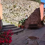 Camera Tra Le Cinque Terre, Camogli E Portofino. Vista Valle E Scorcio Mare All'Orizzonte