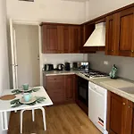 Agapanthus Central Apartment