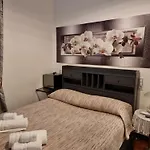 Affittacamere A Filippo'S Room By The Sea
