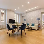 Casaviva-Modern Elegant Trilo In Genova Castelletto