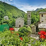 Beautiful Apartment In Borghetto Santo Spirit