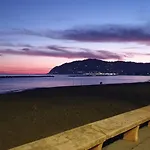 Capitan Gino La Spiaggia Dietro Langolo
