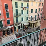 Bella Vernazza With Ac And Balcony