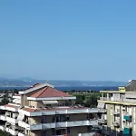 Il Piccolo Con Vista