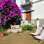 Casa Elegante In Mezzo Al Verde