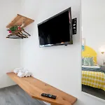 Amoneglia, 2 Minutes Walk To The Beach, Pvt Park