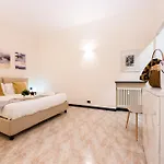 Casaviva - Elegant Bilo With Shared Pool In Genova Nervi