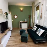 5 Mins To The Beach, Cozy Home