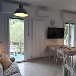 Silvana, Apartment With A View Of The Green