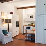 Nina House