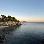 Charming Beach Flat With Seaview