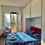 Apartment With Terrace Within Walking Distance Of The Sea
