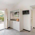 1 Bedroom Beautiful Home In Imperia