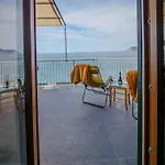 La Lampara Sea View Terrace Apartment